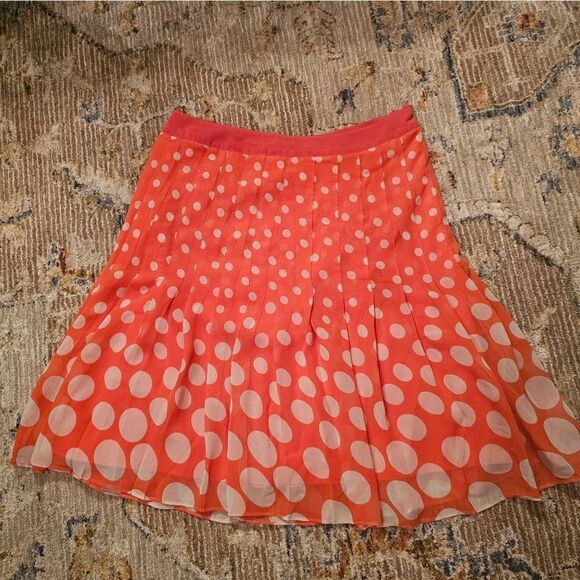 Boden pleated midi, lined, skirt sz 8 and has  length of 23". Coral & off white - Picture 1 of 5